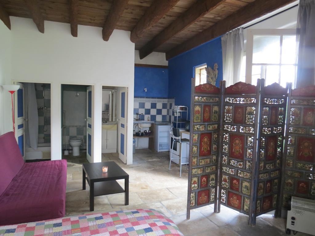 B&B Mas Les Lecques Beaucaire  Δωμάτιο φωτογραφία