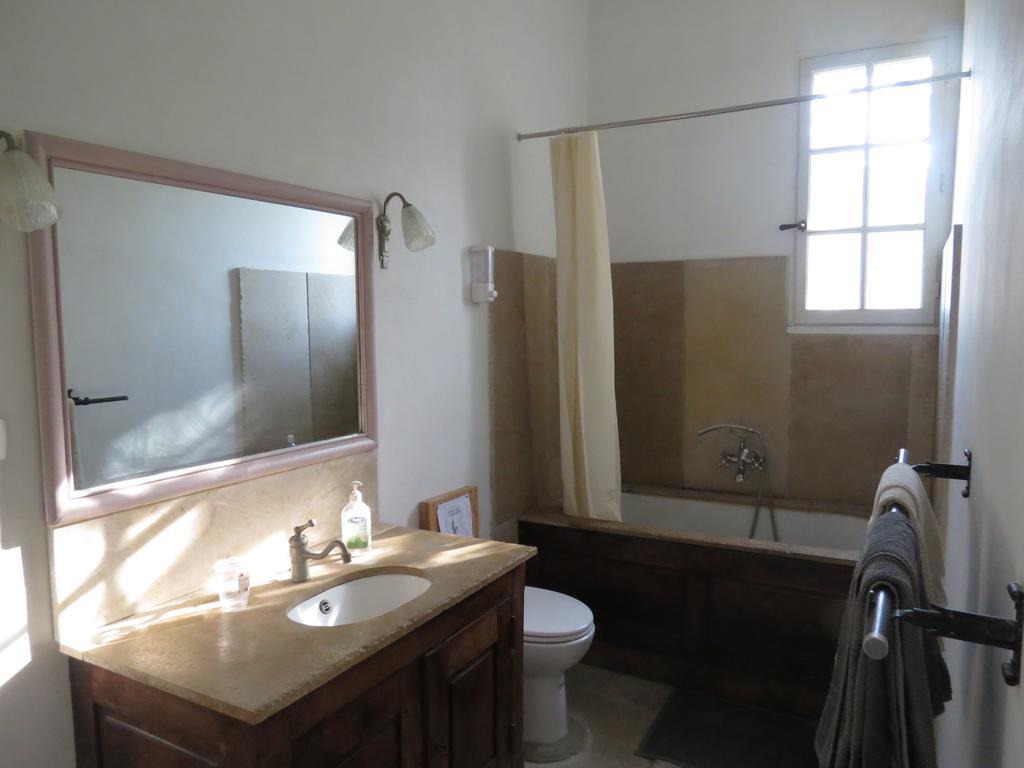 B&B Mas Les Lecques Beaucaire  Εξωτερικό φωτογραφία