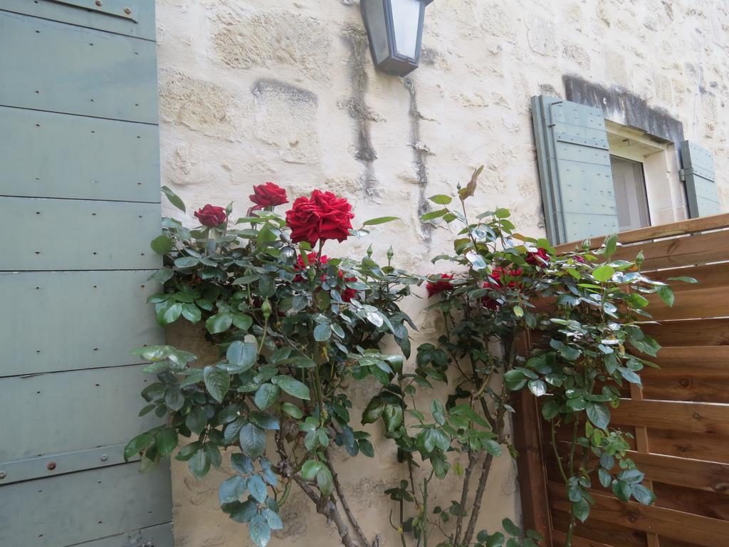 B&B Mas Les Lecques Beaucaire  Εξωτερικό φωτογραφία