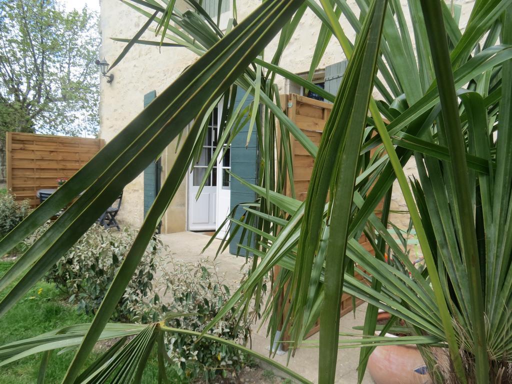 B&B Mas Les Lecques Beaucaire  Εξωτερικό φωτογραφία