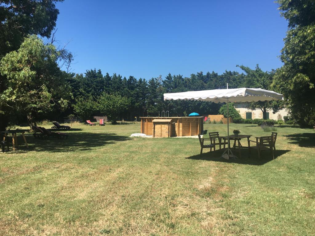 B&B Mas Les Lecques Beaucaire  Εξωτερικό φωτογραφία