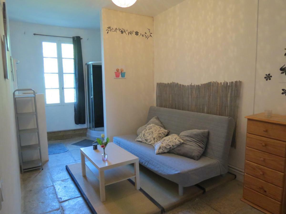 B&B Mas Les Lecques Beaucaire  Εξωτερικό φωτογραφία